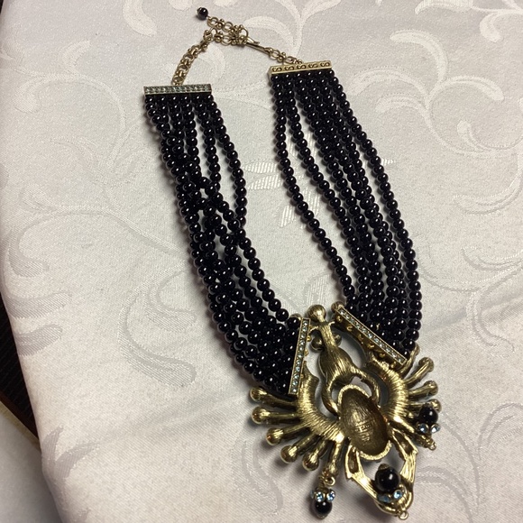 HEIDI DAUS  Stunning SCARAB “ FAR CRY FROM SHY “ BOXED NECKLACE. NIB - Picture 11 of 11